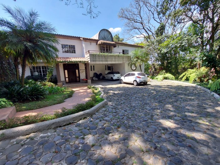 Casa en Venta Valles de Vista Hermosa Zona 15 Guatemala