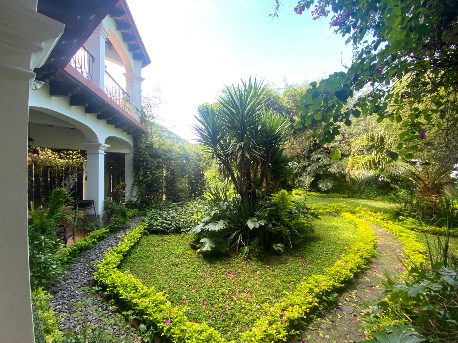 Casa en renta en el centro de #AntiguaGuatemala para hotel, ONG, Airbnb o  restaurante. | Alquiler de Casas | Bienes Raíces | Sacatepequez | Antigua  Guatemala |