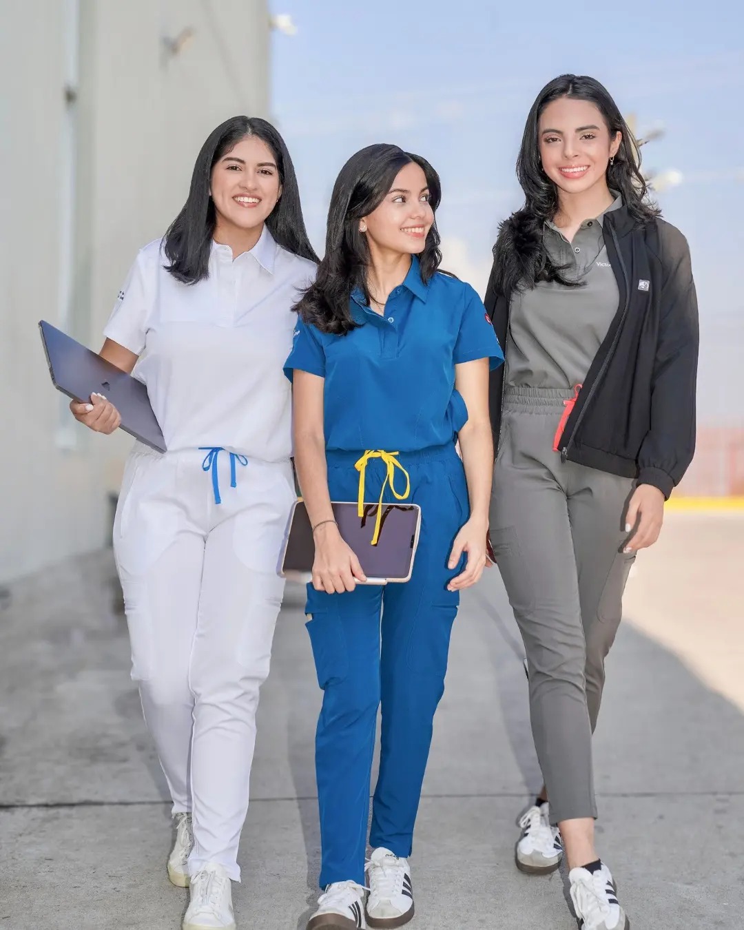 Uniformes Médicos para Profesionales y Estudiantes de la Salud!